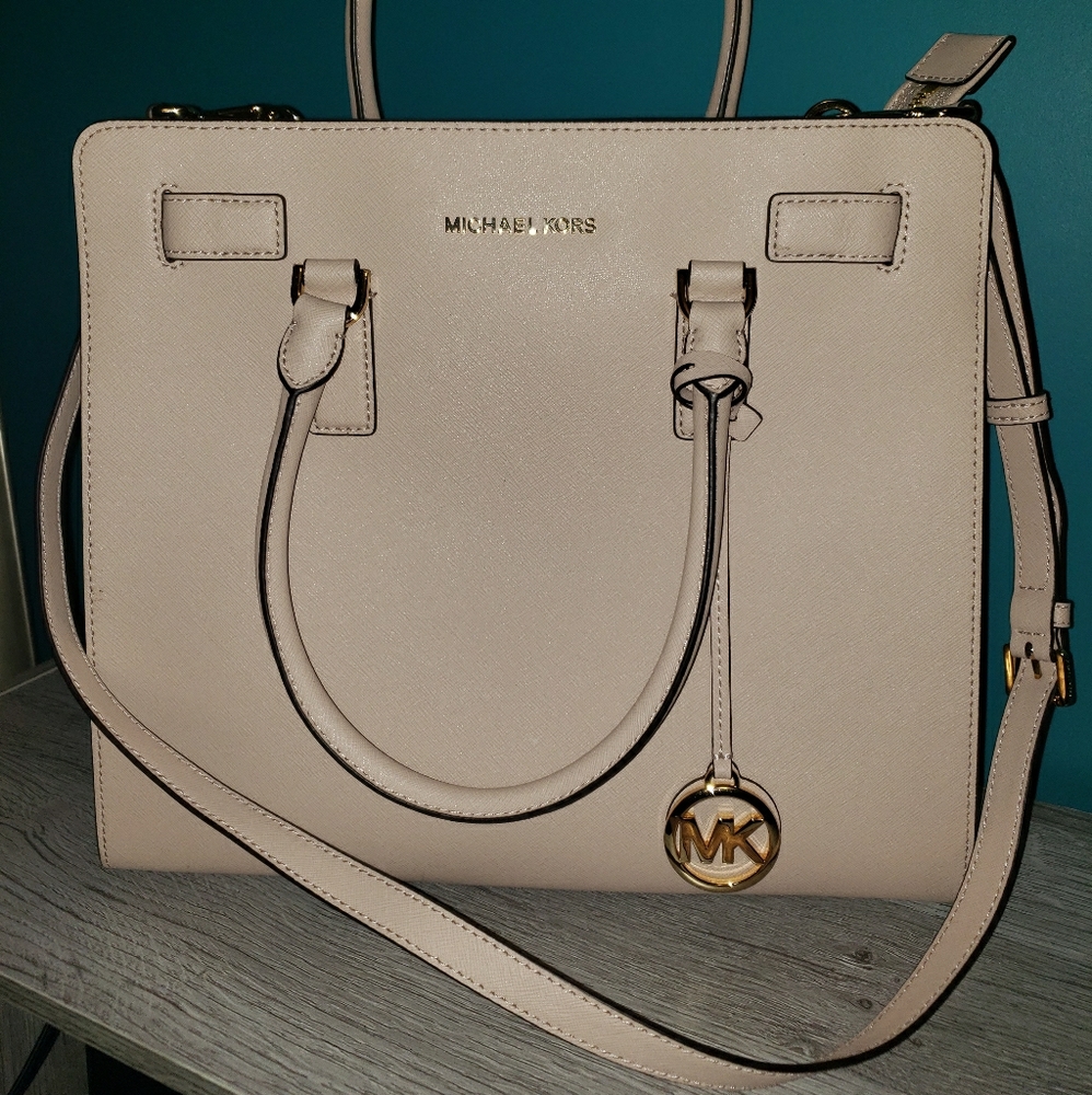 MICHEAL KORS LARGE DILLON TOTE